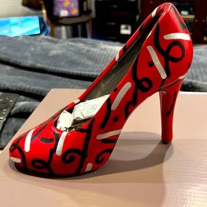 RARE ROMERO BRITTO RUBY SLIPPER SIGNED BY BRITTO WITH RARE BRITTO CANDY